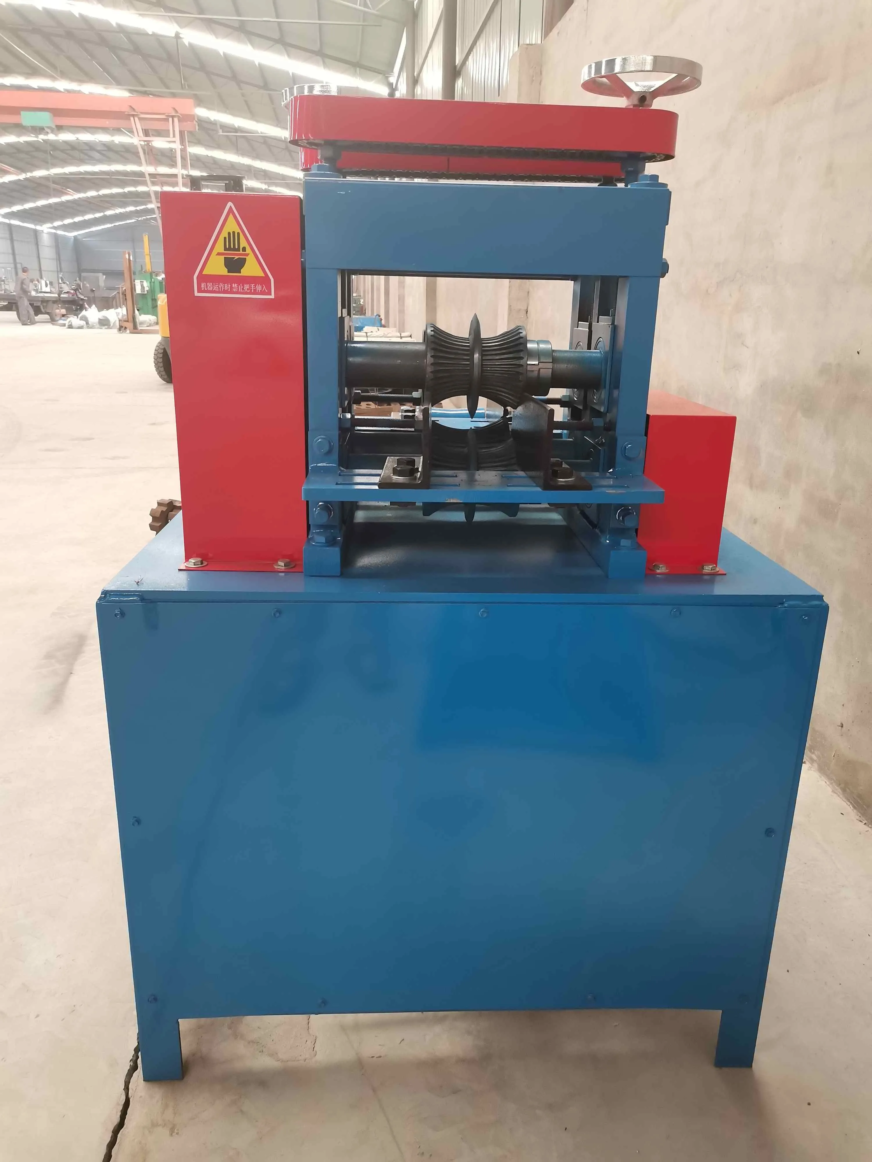 small dual shaft shredder